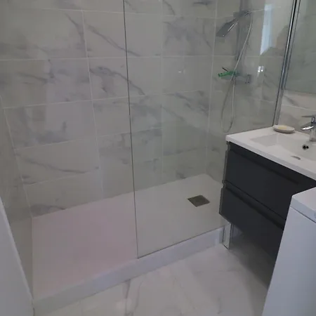 Superbe T2 Renove Avec Double Terrasse, Vue Mer, Parking, Clim, Wifi - Fr-1-472a-300 Sete